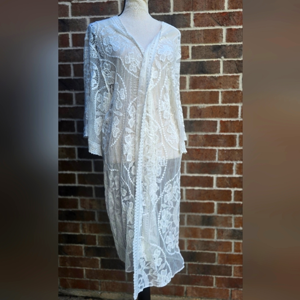 Anna-Kaci Sheer White Lace Kimono - Picture 2 of 9